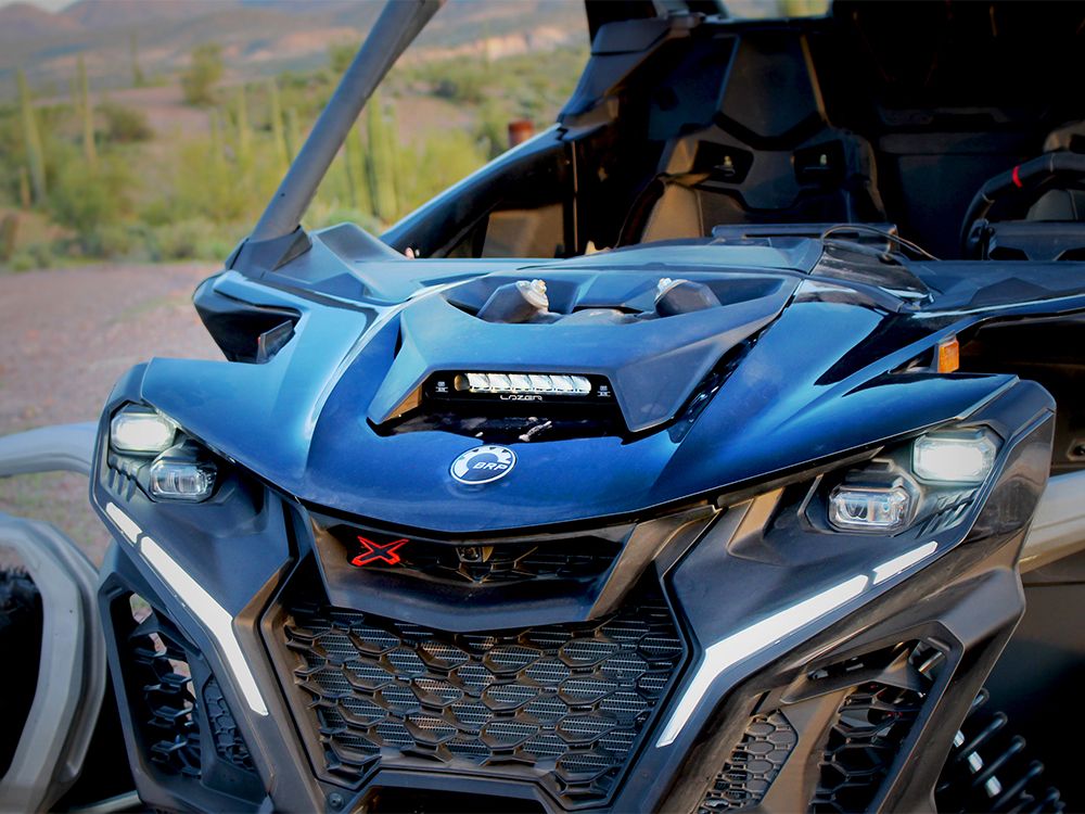CAN-AM Maverick R - Kit de Montage pour Capot