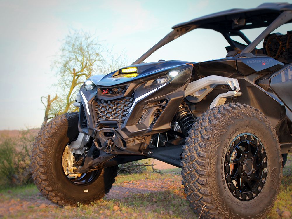 CAN-AM Maverick R - Kit de Montage pour Capot